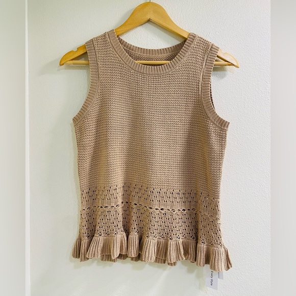 NWT Women's Tan Sleeveless Pointelle Knit Top size Medium - Picture 3 of 6
